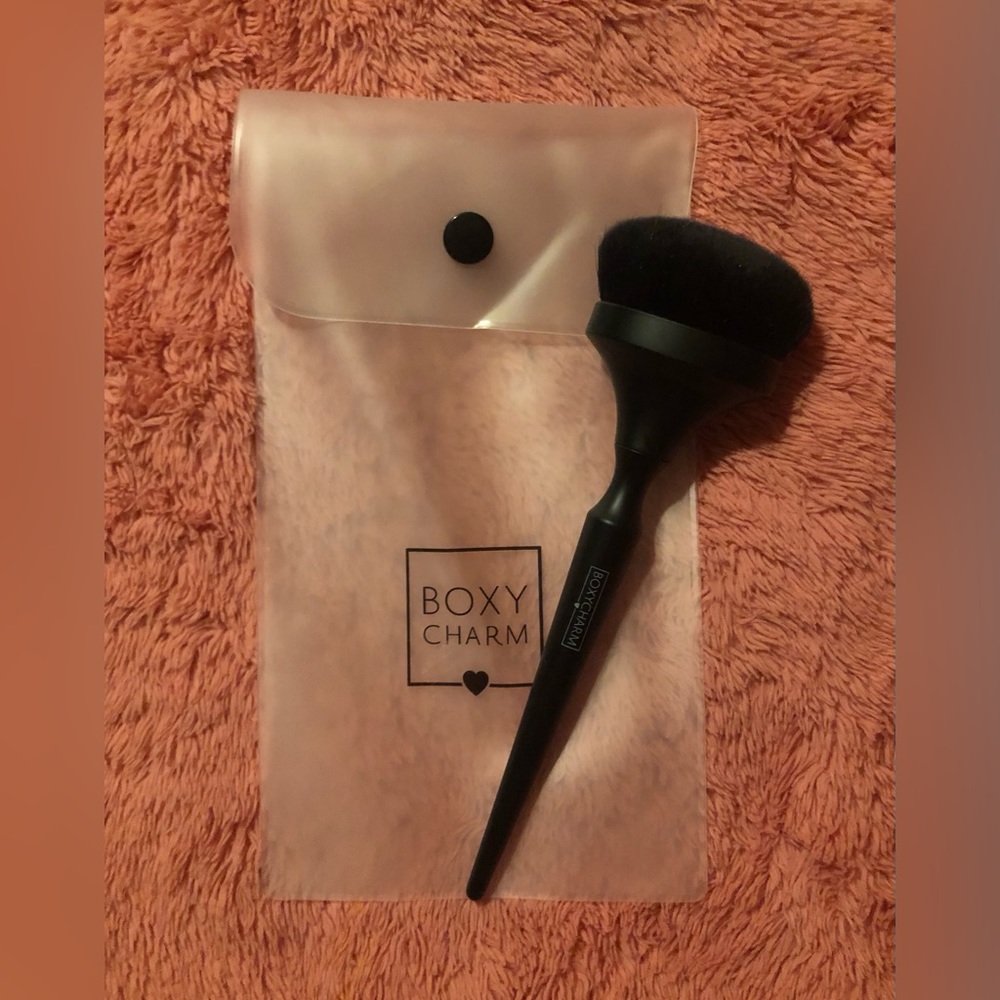 Boxy charm make up brush